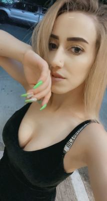 Escort profile of Lilia with pics and reviews