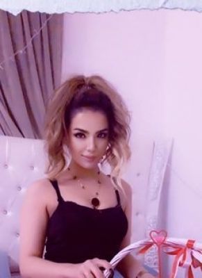 Blonde escort in Muscat: Lissa is a 22 y.o. cutie for sex