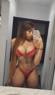 VIP treatment from 23 year-old elite escort Olivia